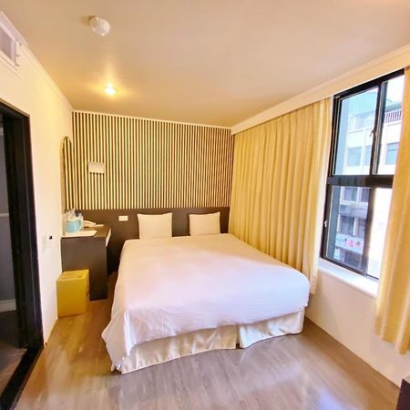 Queens Hotel Taipei Exterior photo